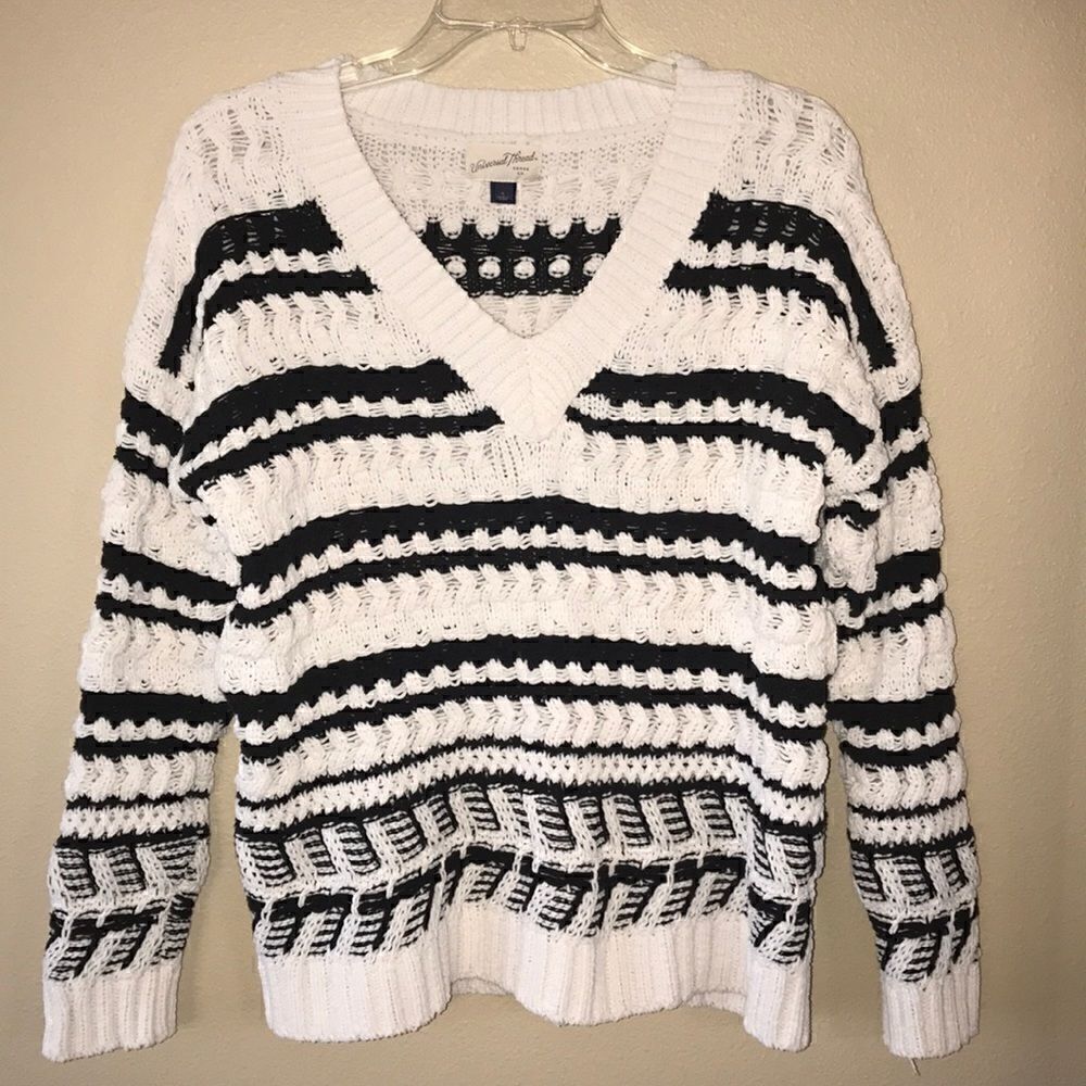 Universal Thread V Neck Sweater - Picture 2 of 5